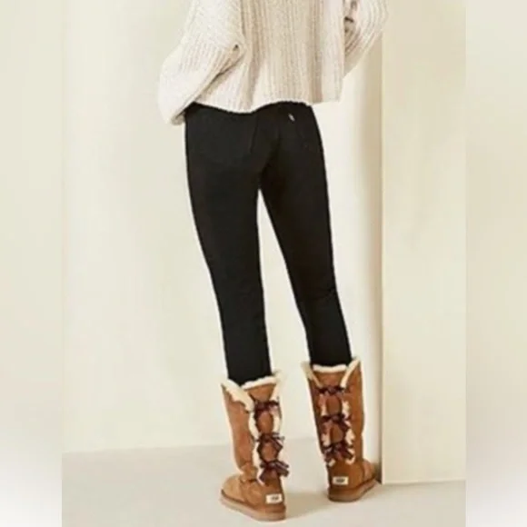 UGG BAILEY BOW TALL - Picture 2 of 16
